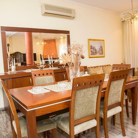 Veta'S Spacious Central Apartment Серес Екстериор снимка