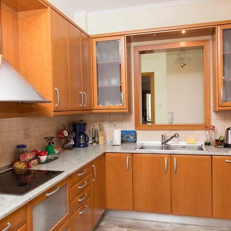 Veta'S Spacious Central Apartment Серес Екстериор снимка