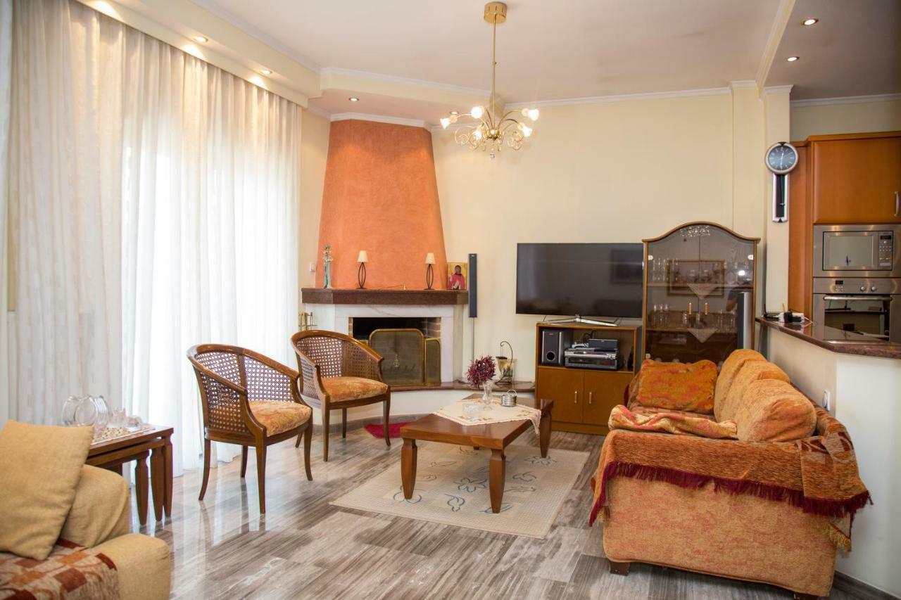 Veta'S Spacious Central Apartment Серес Екстериор снимка